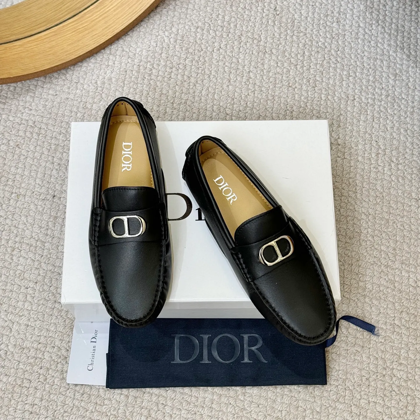 Men's clothing and shoes 💰420! (Yangli) Quality DIOR [Dior’s latest arrival] real auction hot-selling Doudou shoes 🔍DIOR) new Doudou shoes 👍Belgian designer Martin Margiela serves as Gucci shoe designer y full of charm, luxury style gentleman upper: imported cowhide, lining with spring sweat-absorbent first-layer sheepskin. Outsole Brand outsole, the last stitching on the bottom will never come off; equipped with classic Gucci exquisite hardware C D buckle💋The whole pair of shoes is fashionable and casual without losing high-end style; standard 38-46